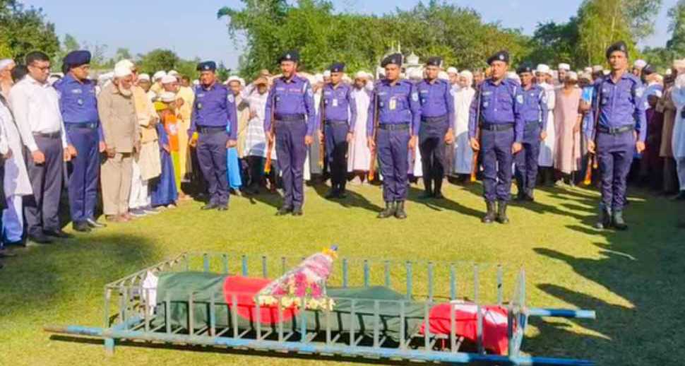 রাষ্ট্রীয় মর্যাদায় বীর মুক্তিযোদ্ধা ফারুক আলম বুলবুল প্রধানের জানাজা ও দাফন সম্পন্ন